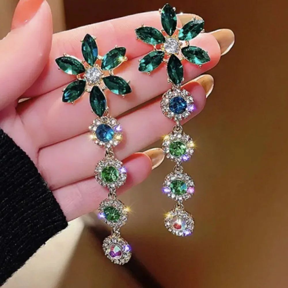 🔅🆕🔅Flower Long Tassel With Emerald Zircon Simulated Gems Dangle Earrings✨